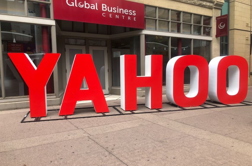 Verizon selling Yahoo and AOL