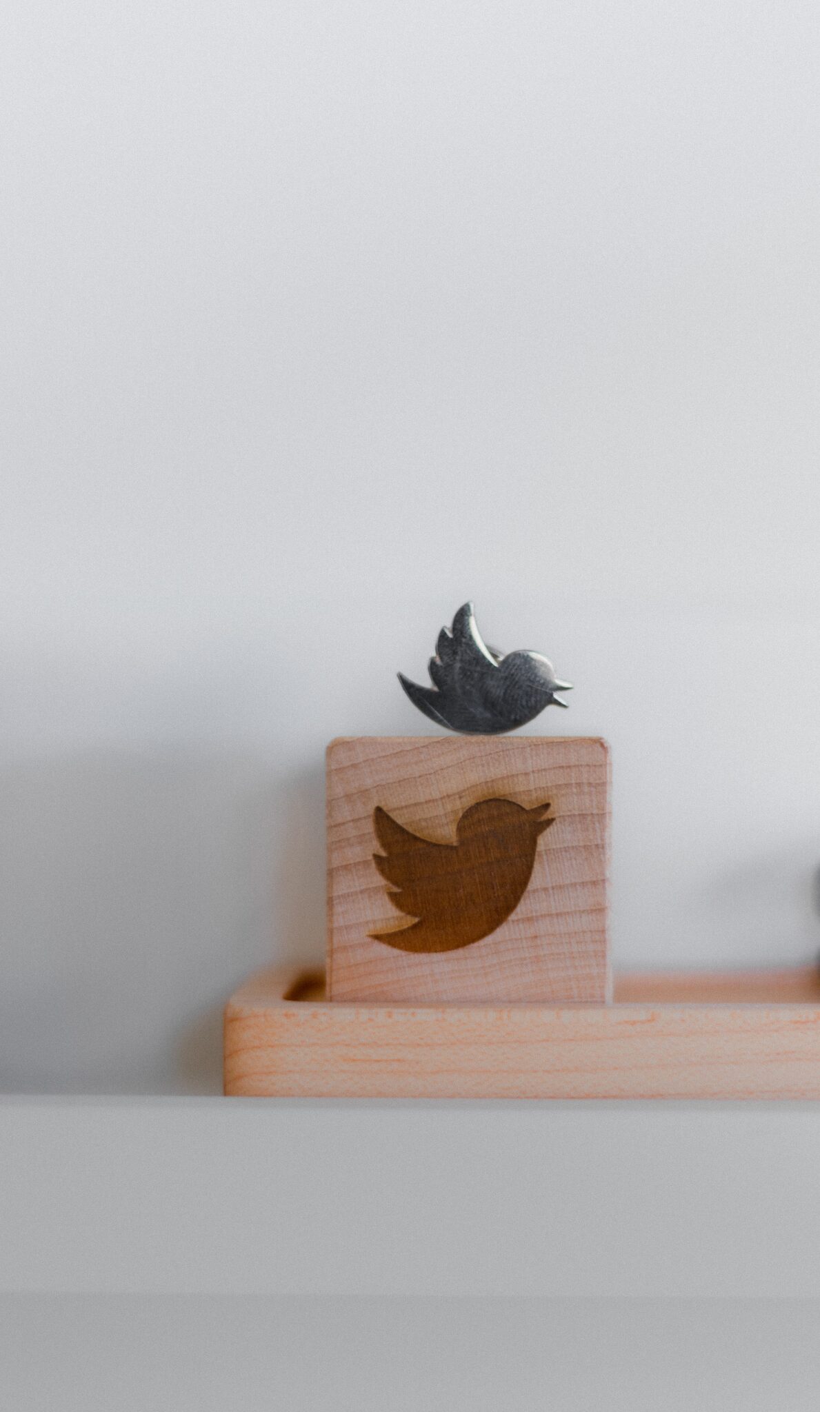 Twitter CEO stepping down
